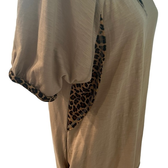 Umgee Tunic Shirt Top With Leopard Animal Print Accents Women’s Size Small - Picture 8 of 11